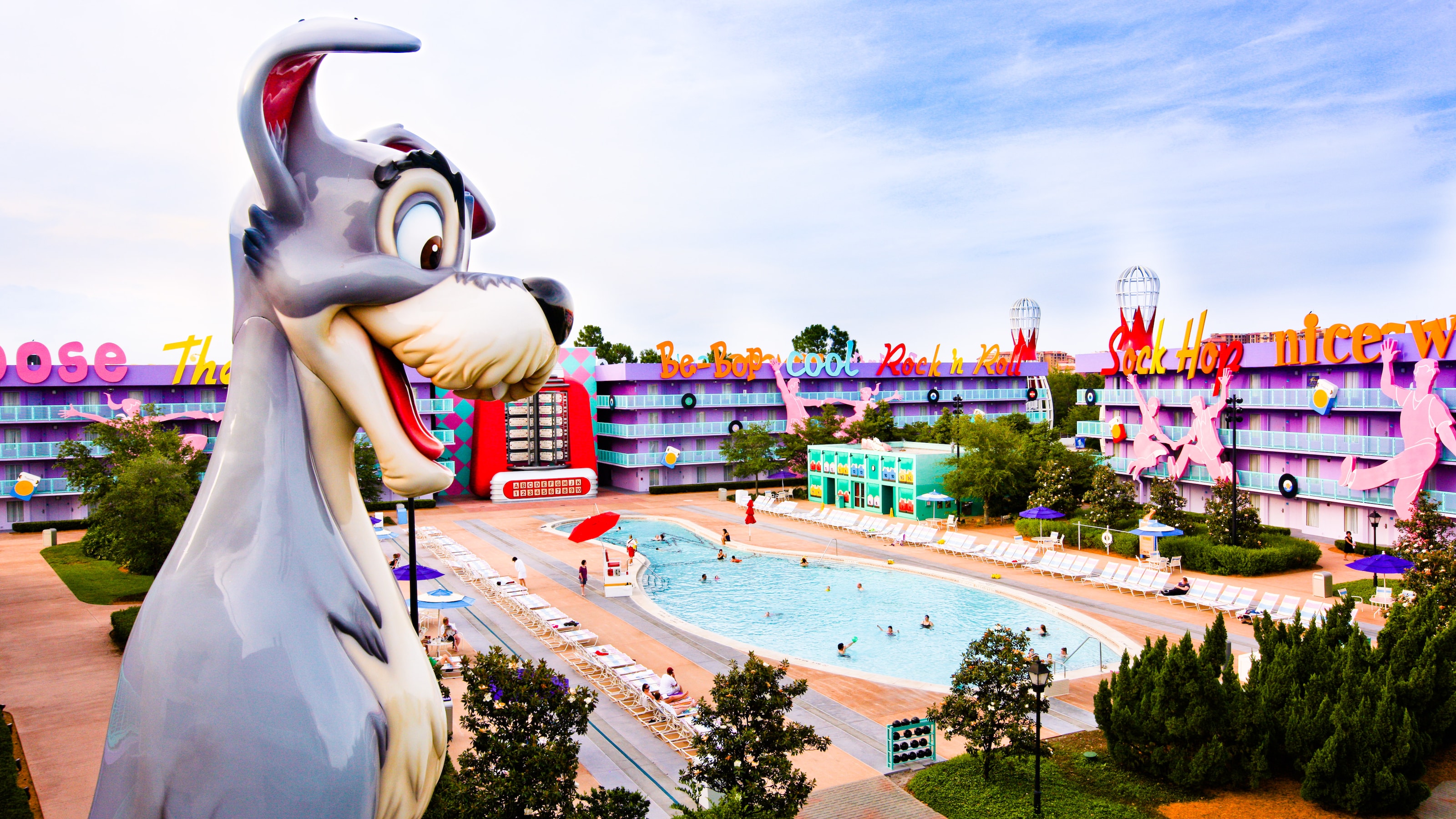 Decoración de la zona de los años cincuenta de Disney’s Pop Century Resort